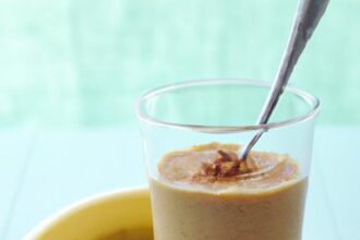 Power-Packed Peanut Butter Banana Smoothie: Easy & Nutritious