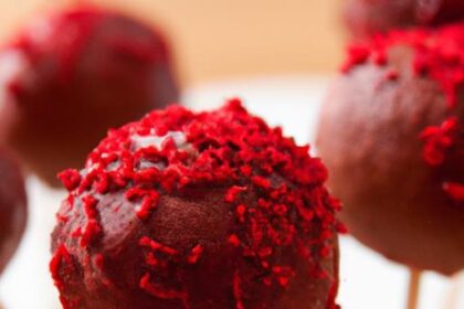 Irresistible Red Velvet Cake Pops: A Sweet Bite-Sized Delight