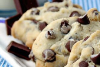 Irresistible Chocolate Chip Cookie Bars: A Sweet Delight Guide