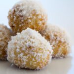 Irresistible Coconut Macaroon Recipe: Sweet, Chewy Delight