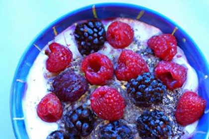 Berry Bliss: Nutritious Overnight Oats with Chia Seeds