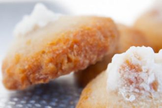 Decadent Coconut Cookie Macaroons: A Tropical Treat Guide