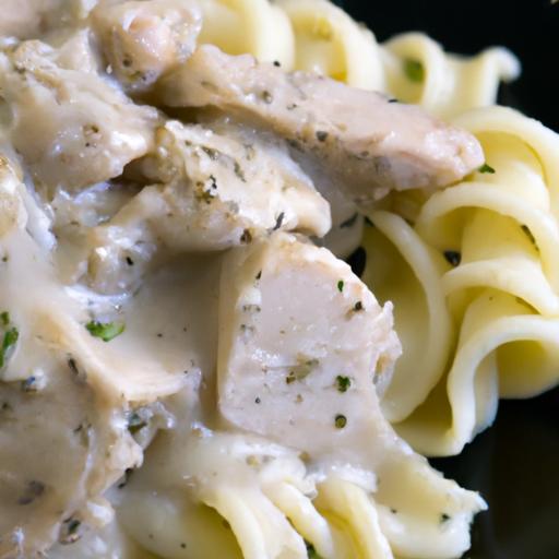 Creamy Crock Pot Chicken Alfredo: Easy Slow Cooker Delight
