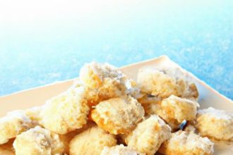 Chewy Coconut Macaroons: A Simple, Sweet Recipe Guide